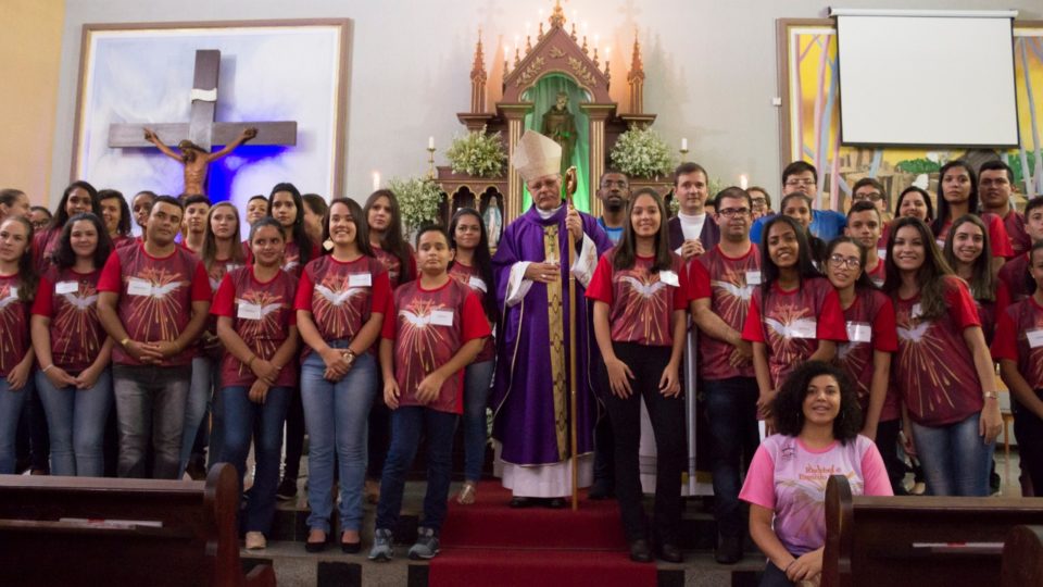 Bispo Diocesano preside Sacramento da Crisma em Brotas