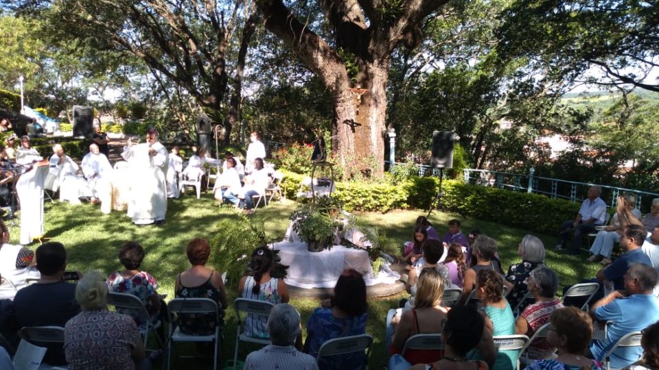 Bispo Diocesano Preside Missa no Morro Bom Jesus