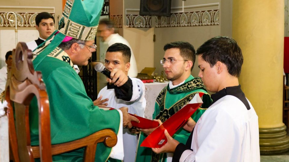 Padre Kécio Henrique toma Posse na Paróquia São João Batista, em Dourado