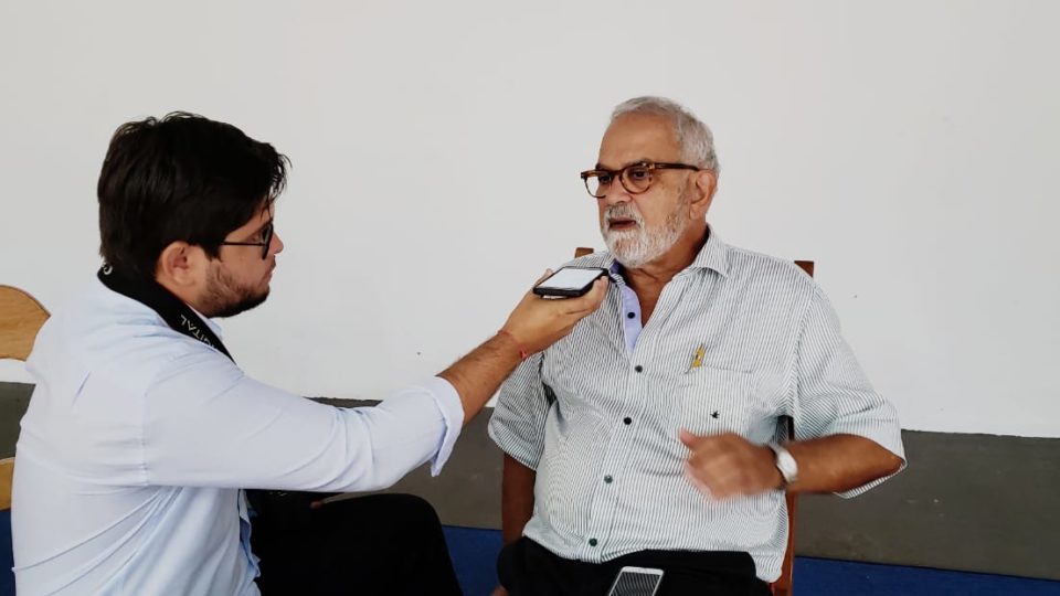 Dr. William Castilho é entrevistado pela imprensa da Diocese