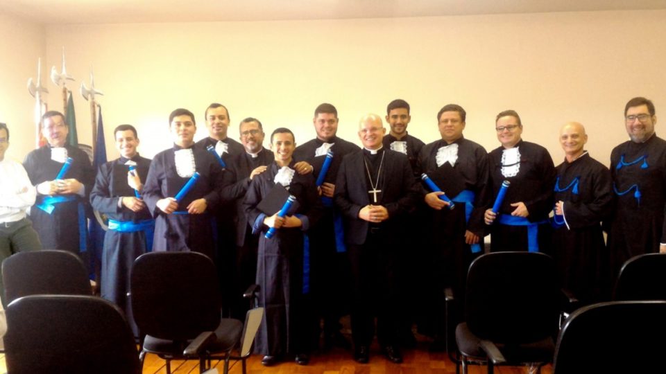 Seminaristas da Diocese Recebem Título de Licenciatura Em Filosofia