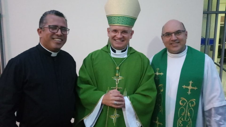 Paróquia Nossa Senhora Aparecida de Bariri recebe visita de Dom Eduardo Malaspina