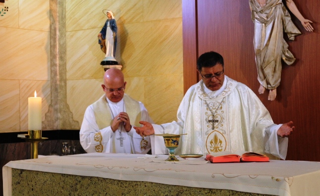 Dom Paulo Cezar preside Eucaristia na Capela Episcopal Nossa Senhora das Graças