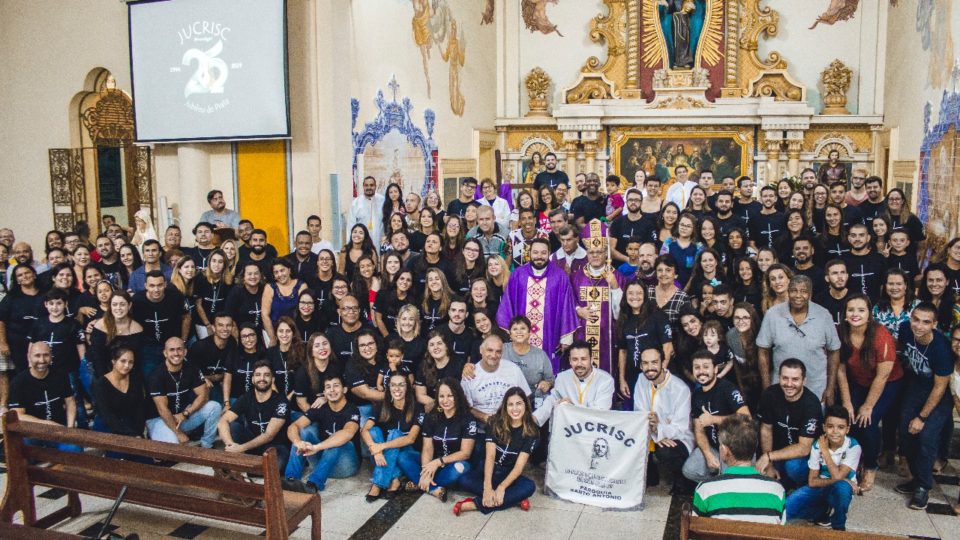 Dom Paulo Cezar preside Missa em Ação de graças pelos 25 anos do grupo JUCRISC