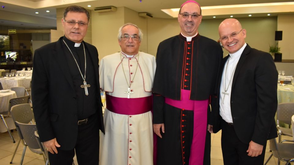 Bispos participam da celebração de Ordenação Episcopal do Monsenhor Carlos José de Oliveira