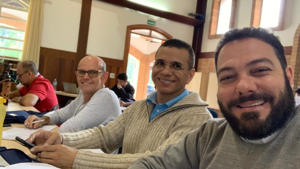 Padres representam a Diocese em encontro de Catequese do Regional Sul 1 da CNBB