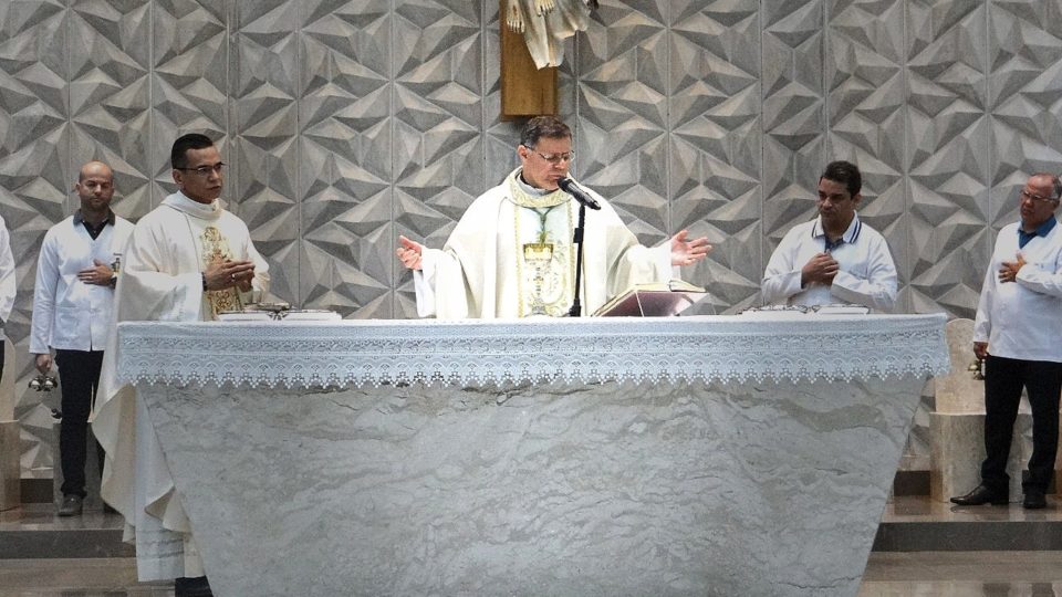 Dom Paulo Cezar preside missa de reinauguração da Paróquia Santa Cruz em Matão