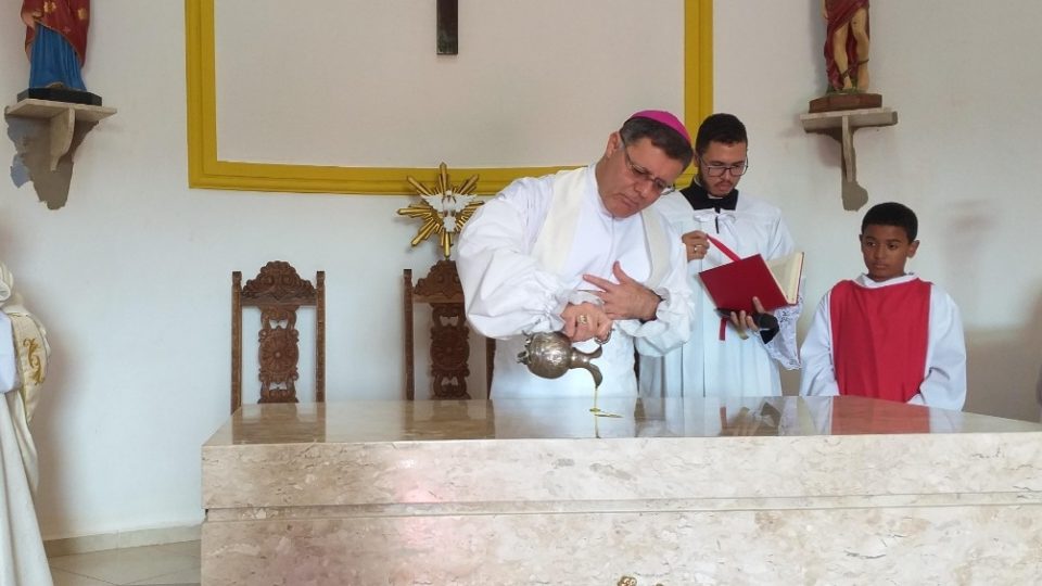 Celebração Marca Sagração do Altar em Santa Eudóxia