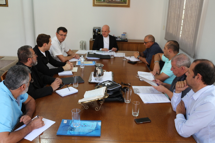 Dom Eduardo Malaspina esteve reunido com Padres responsáveis pelas Missões na Diocese