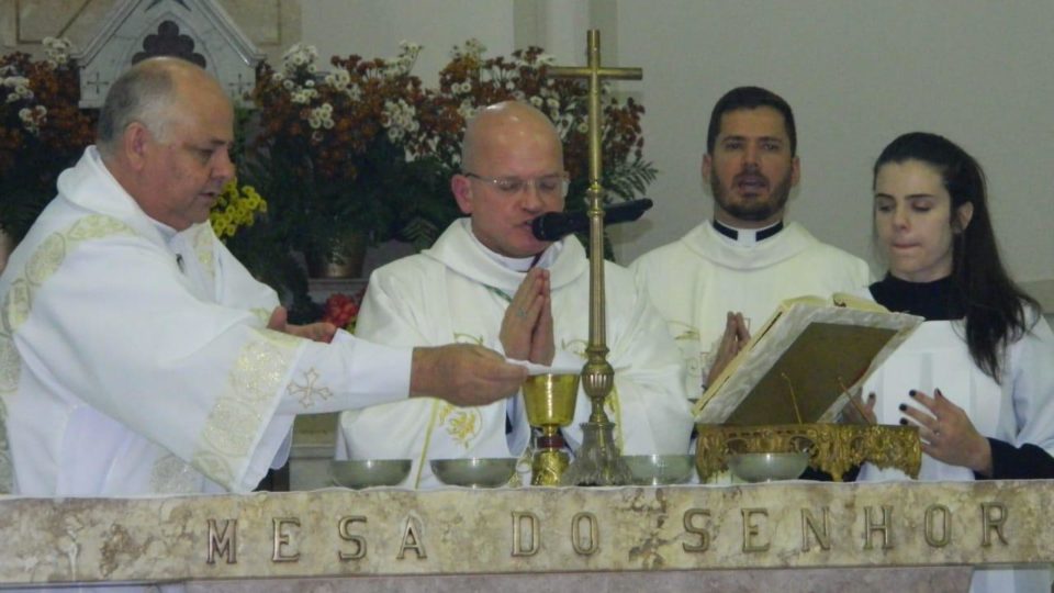 Dom Eduardo Malaspina preside Eucaristia na Paróquia Senhor Bom Jesus em Mineiros do Tietê