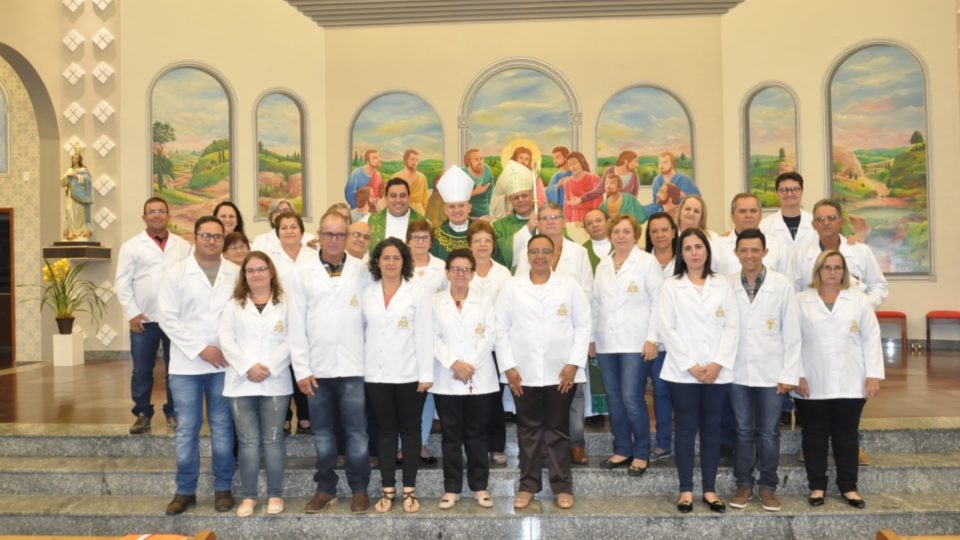 VISITA PASTORAL: Missa de Abertura e investidura dos novos Ministros Extraordinários da Sagrada Comunhão