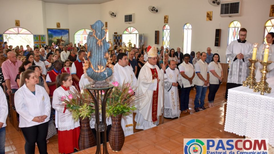 Dom Paulo Cezar visita a Igreja Nossa Senhora Aparecida durante a Visita Pastoral em Borborema