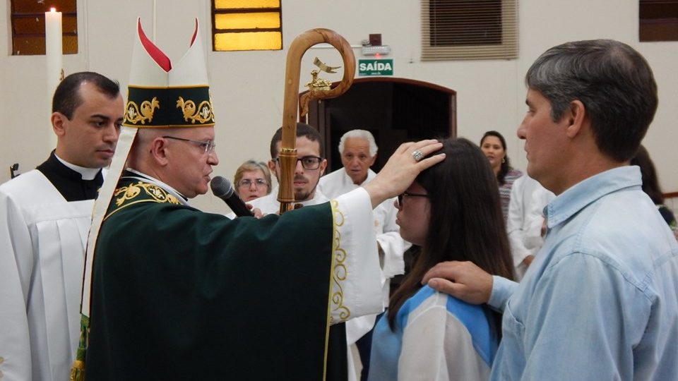 Paróquia São Francisco de Assis recebe visita de Dom Eduardo Malaspina