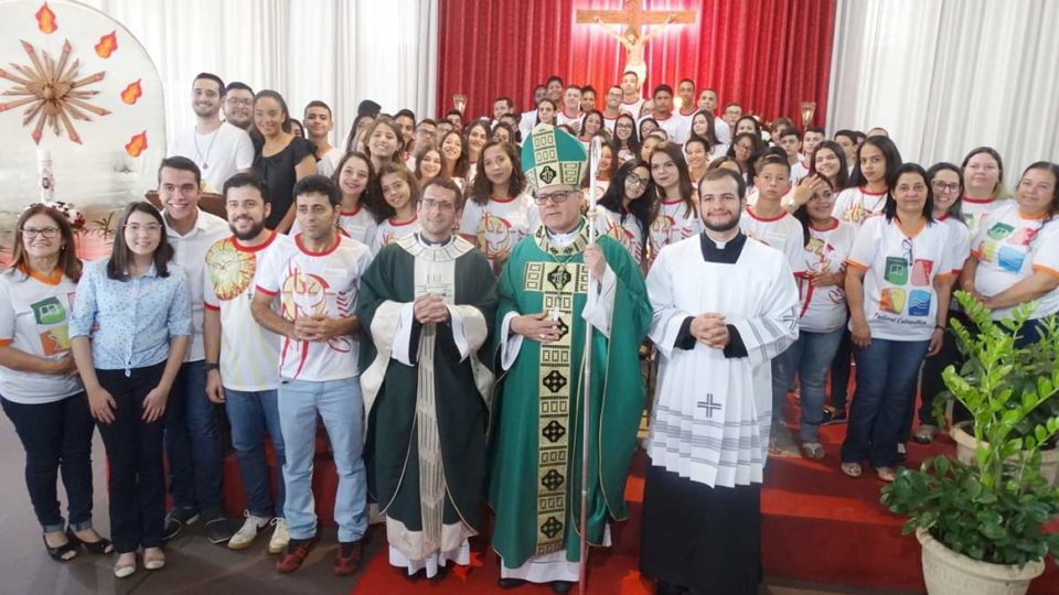 SACRAMENTO DO SANTO CRISMA NA PARÓQUIA DE SÃO PAULO APÓSTOLO EM IBITINGA