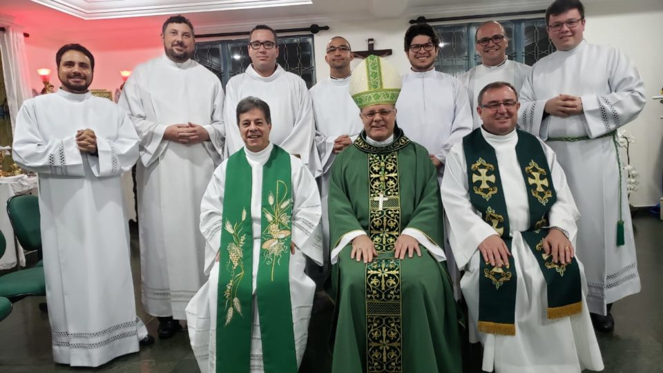 Seminaristas da Teologia são instituídos ao Ministério de Leitor