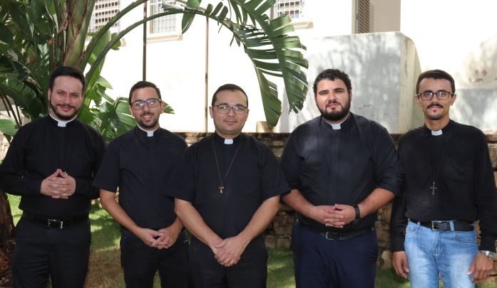 No mês dedicado a São Carlos Borromeu Diocese vai ganhar 5 novos padres