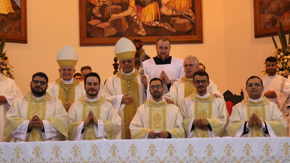 Alegria e emoção marcam ordenação presbiteral na Diocese