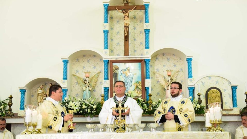 Seminaristas Caio Rodrigues e Julio César são ordenados Diáconos