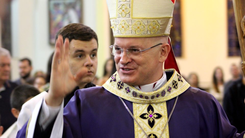 Dom Eduardo Malaspina preside missa de cinzas na catedral