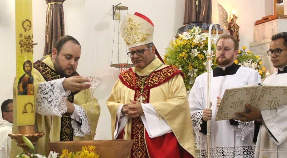 Padre Luiz Felipe toma posse na Paróquia Santo Antônio de Pádua e São Vicente de Paulo em Itápolis