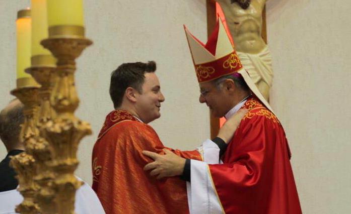 PADRE ANDERSON CARDOSO TOMA POSSE NA PARÓQUIA NOSSA SENHORA DE FÁTIMA EM JAÚ