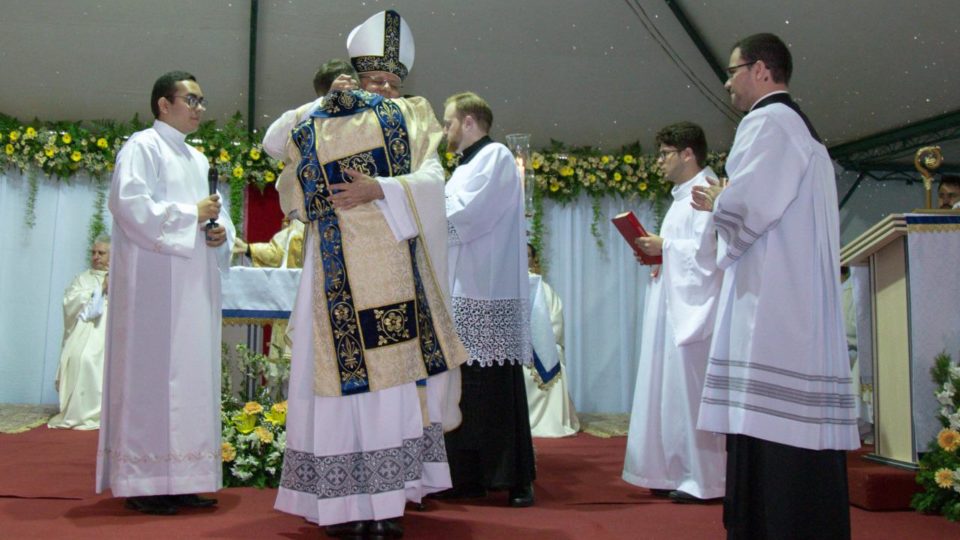 Seminarista Everton Luchesi é ordenado Diácono Transitório