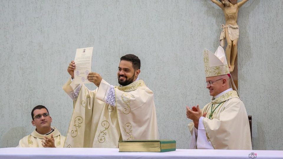 Posse Canônica do Padre Elton César em Rincão