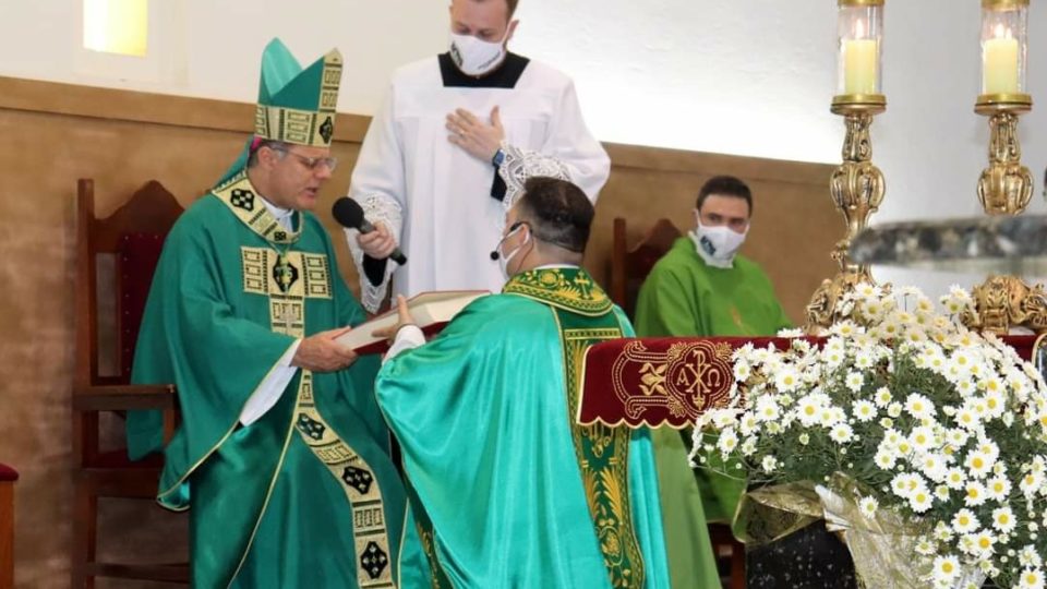 PADRE ANDRÉ PIRES TOMA POSSE NA PARÓQUIA NOSSA SENHORA AUXILIADORA EM JAÚ