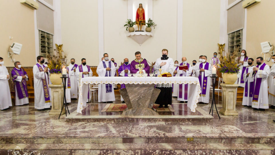 Emoção marcou despedida de Dom Paulo Cezar Costa do Vicariato Senhor Bom Jesus