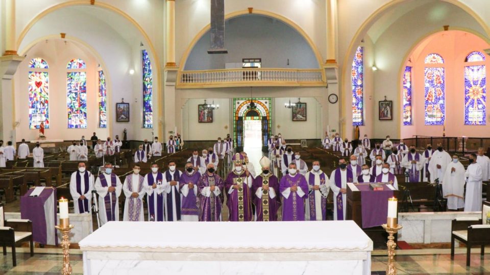 Dom Paulo Cezar se despede do Clero Diocesano