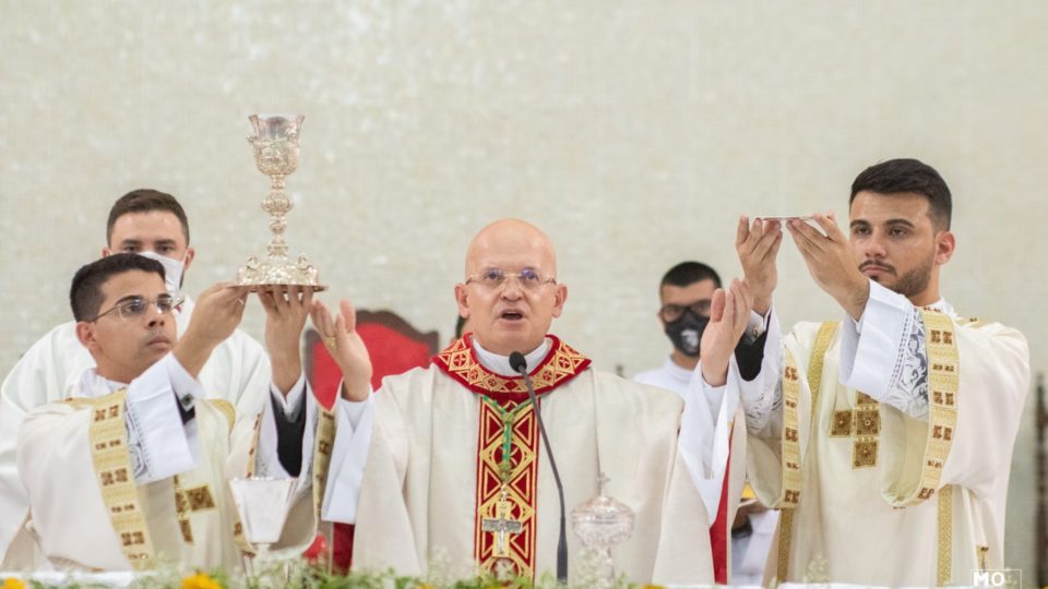 Seminaristas Kenny e Ueriques são ordenados Diáconos