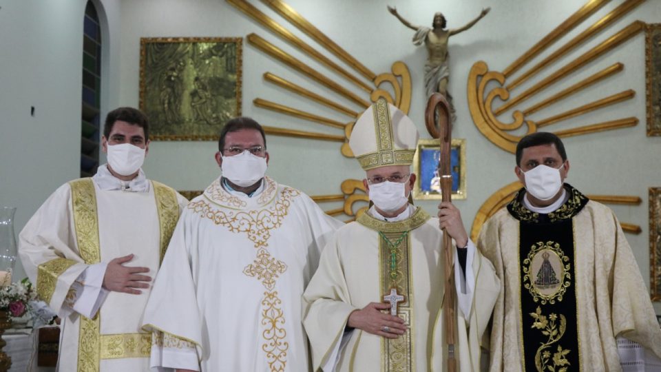 Dom Eduardo Malaspina preside Santa Missa na Paróquia Nossa Senhora Aparecida em Araraquara