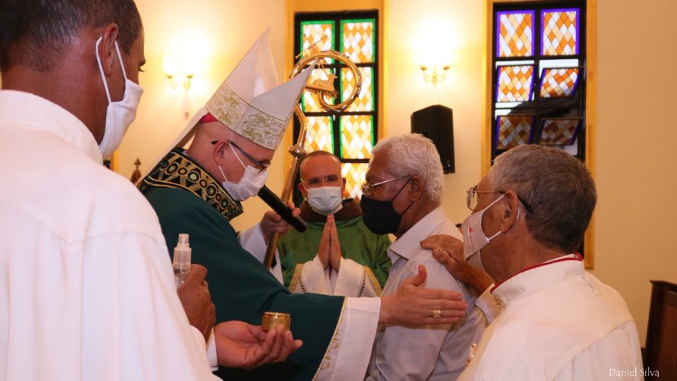 Capela Nossa senhora do Bom Conselho recebe Dom Eduardo Malaspina para o Sacramento da Crisma