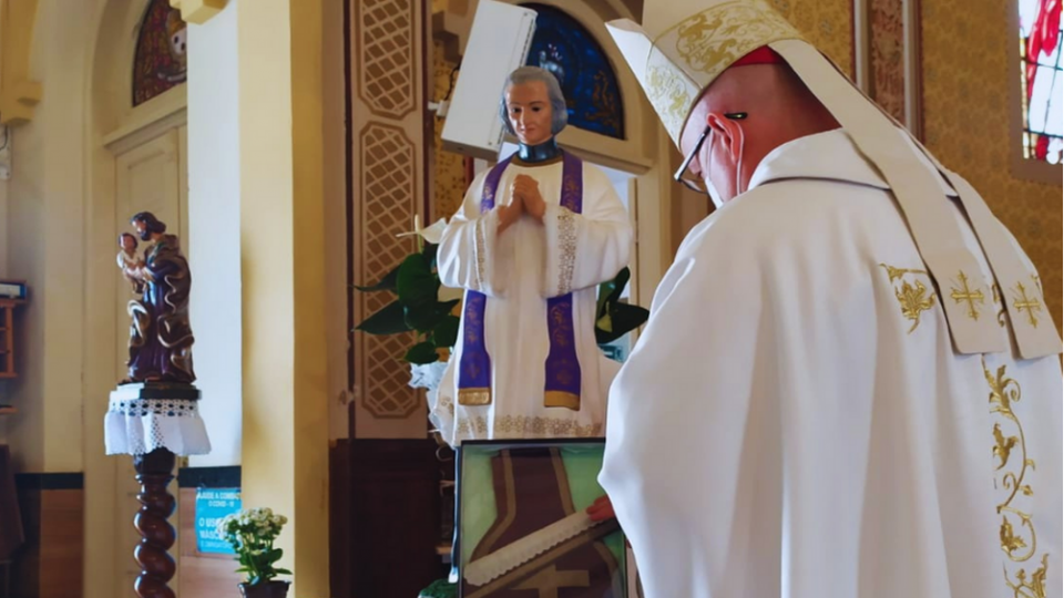 Santuário São Pio X recebe relíquia de são João Maria Vianney