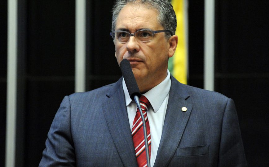 Deputado Federal Carlos Zarattini cumprimenta Dom Luiz Carlos