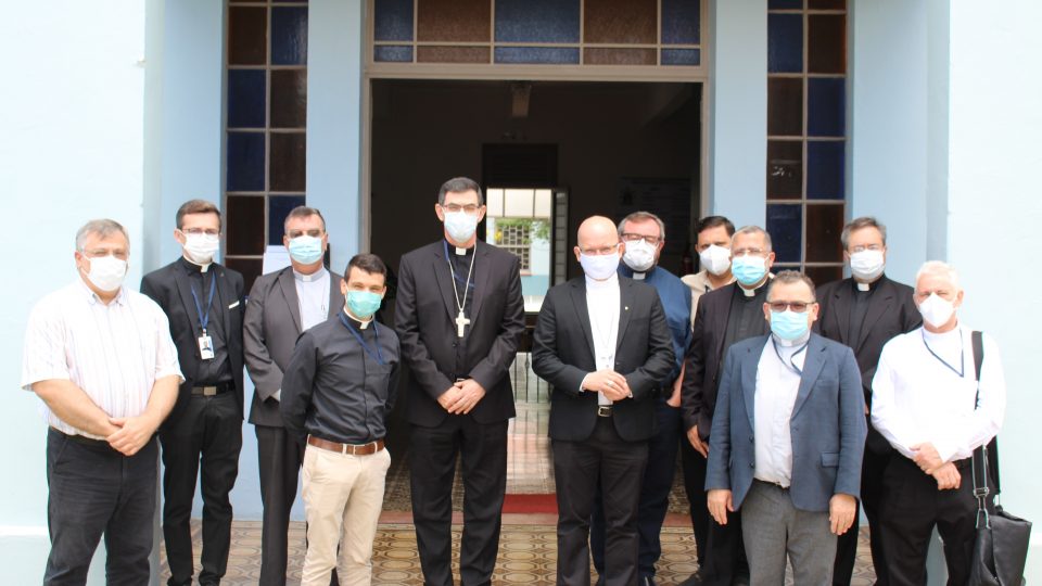 Em primeira visita, Dom Luiz Carlos conhece as instalações da Cúria Diocesana