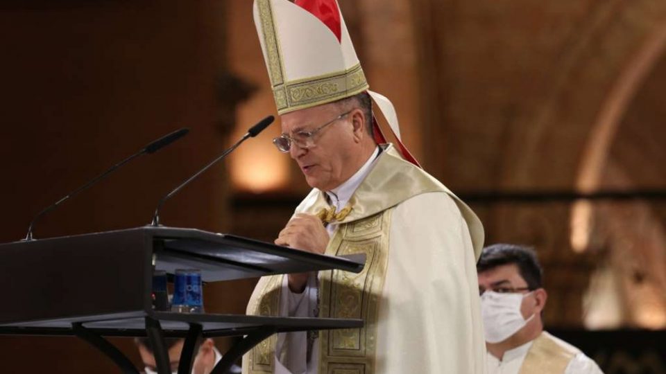 Dom Sergio Aparecido Colombo felicita novo Bispo Diocesano