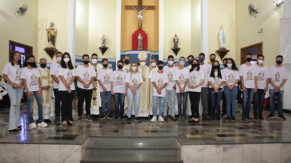 DOM EDUARDO CRISMA 78 JOVENS E ADULTOS NA PARÓQUIA SANTO ANTONIO EM ITIRAPINA