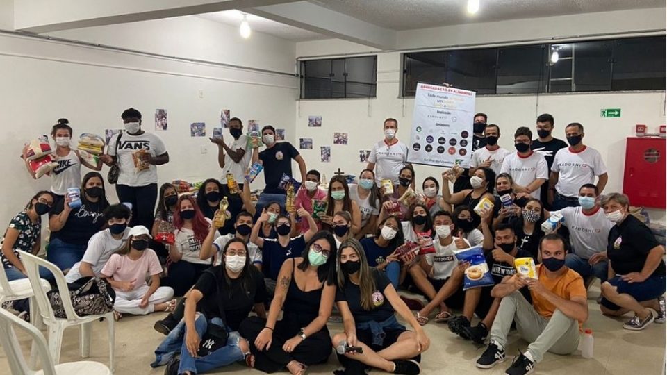 Grupo Kadoshi realiza gesto de solidariedade