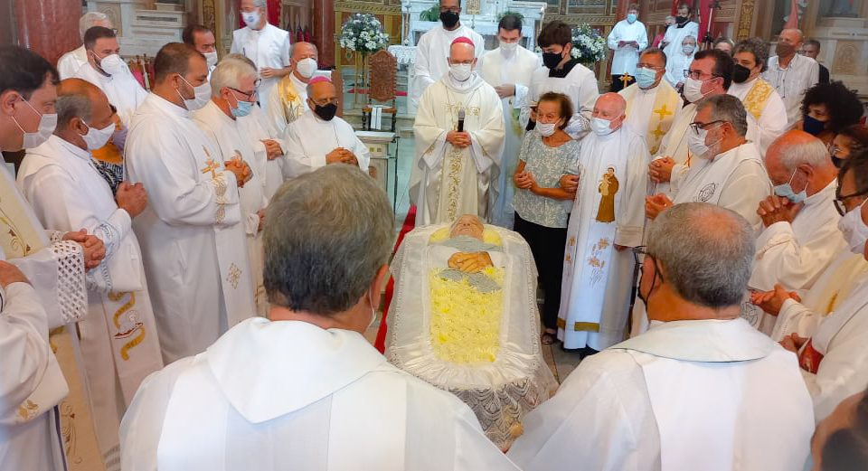 Adeus ao Pe. Luiz Carlos reúne clero e fiéis em Araraquara