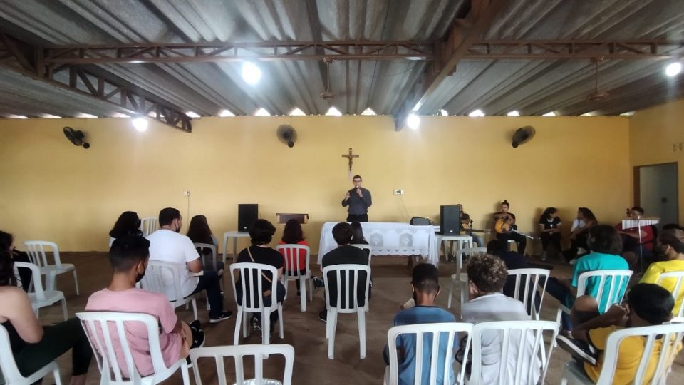 Paróquia de Santo Antônio de Pádua em Itirapina realiza “Reaviva Juventude”