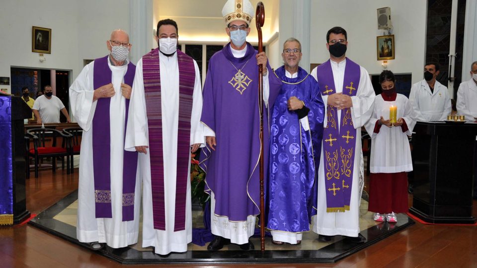 Bispo Diocesano empossa Cônego Alvarino como pároco da Paróquia São Sebastião