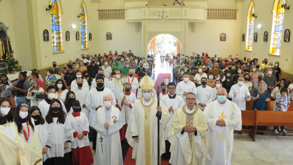 Festa da Divina Misericórdia: Dom Luiz  preside missa em Mineiros do Tietê