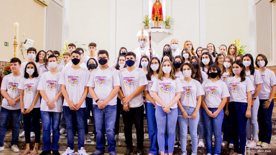 Dom Luiz preside Sacramento da Crisma na Paróquia Senhor Bom Jesus em Matão