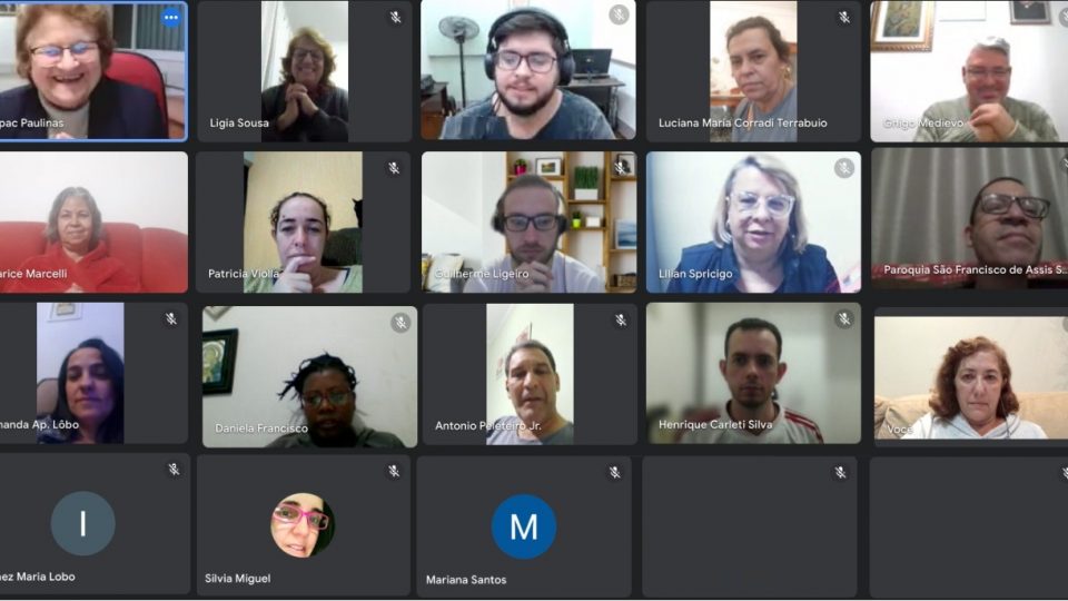 Agentes da Pascom da Diocese participam de formação com a Irmã Helena Corazza