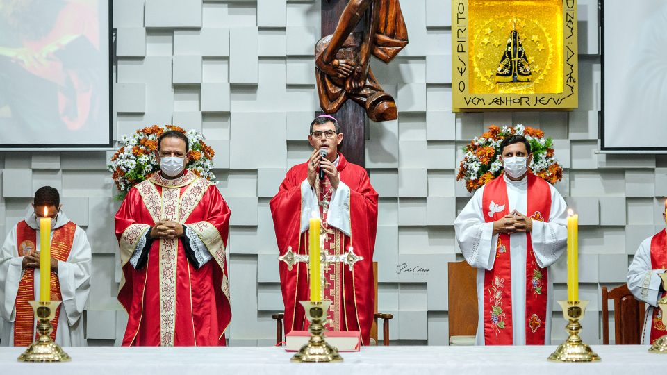 Padre Flávio Gomes toma posse na paróquia Nossa Senhora Aparecida em Matão