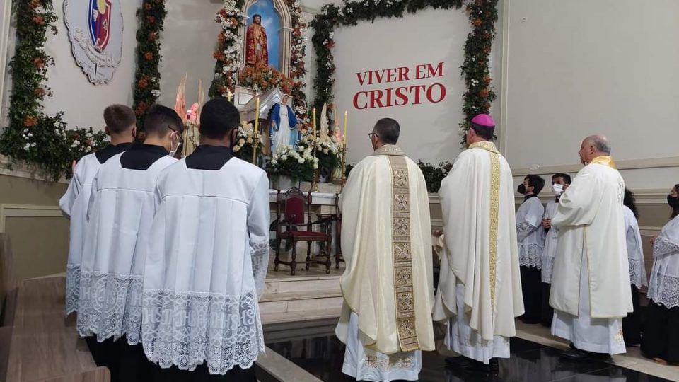 Dom Luiz Carlos preside missa em ação de graças ao Senhor Bom Jesus na cidade de Mineiros do Tietê