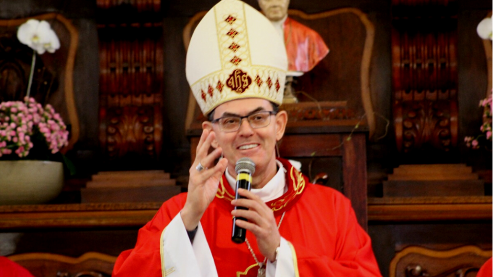 Na Paróquia Santuário São Pio X, clero e fiéis rendem graças a Deus pelo aniversário natalício de Dom Luiz Carlos