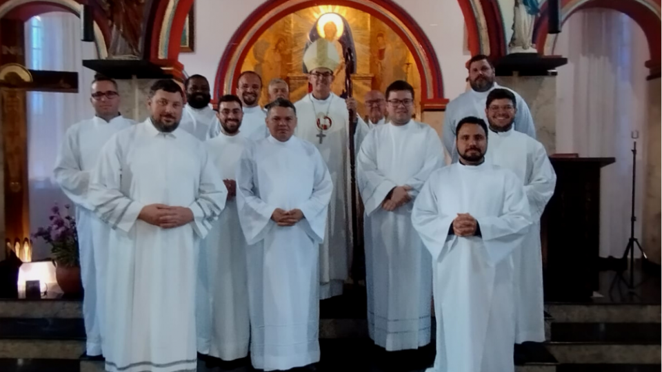 Candidatos ao Diaconato Transitório realizam Profissão de Fé