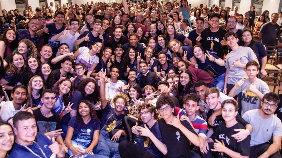 Mais de 180 jovens participam do encontro TLC em Jaú